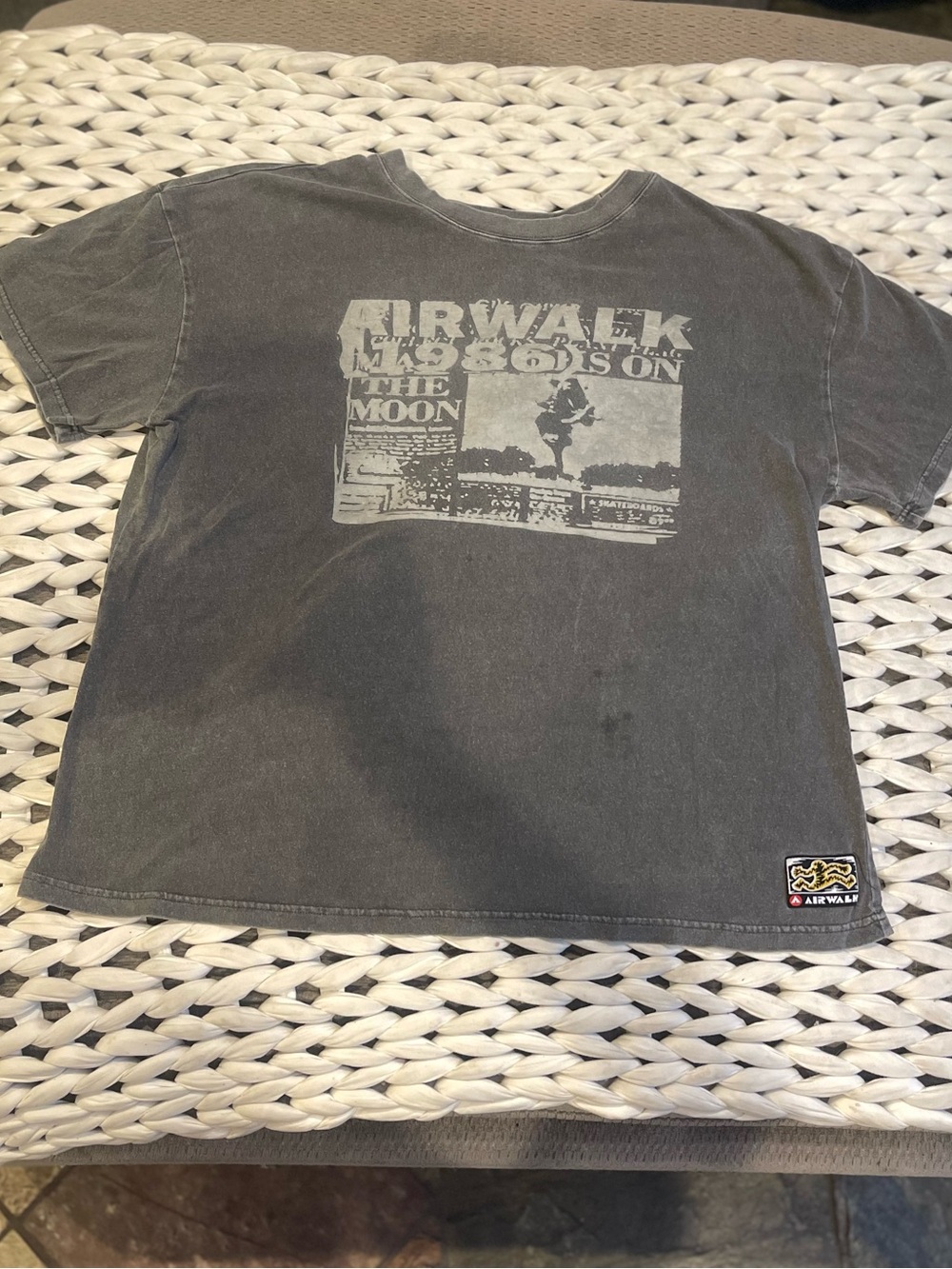 Airwalk Short Sleeve Graphic Tee in Charcoal